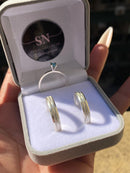 Alianças de Prata 4mm Chanfrada Risco Central Fosca