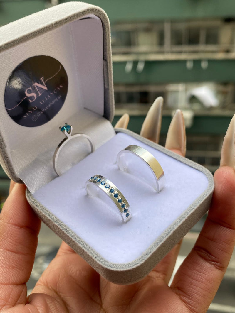 Alianças De Prata 4mm Reta Feminina Cravejada Polida