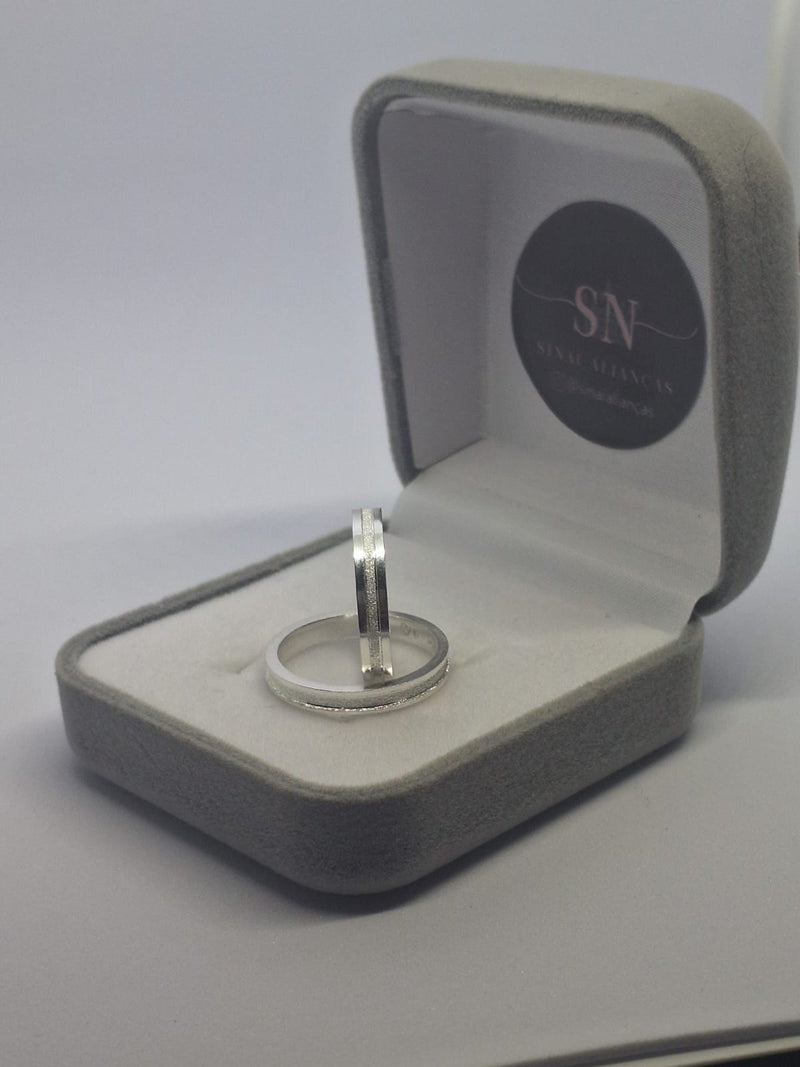 Aliança de Prata 3mm Reta com Um Friso de 1mm Central Friso Fosco