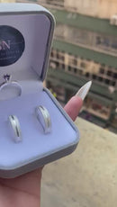 Alianças De Prata 4mm Friso 0,7 Central Fosca Anel Solitário Cravejado